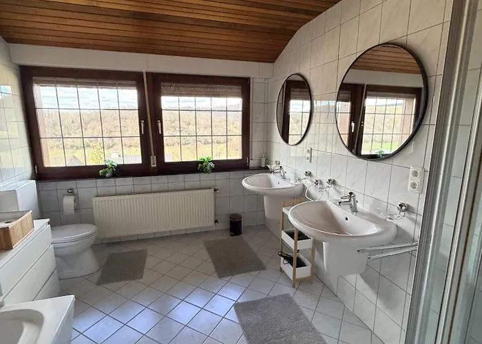 Eifelblick Sauna&wellness Villa *